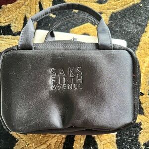 SAKS Fifth Avenue Black Satin Like Traveling Jewelry Case Red Oriental Print